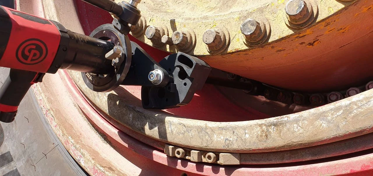 Súprava reakčnej tyče s rybím ramenom a podkovou pre CP66/CP86 Chicago Pneumatic 6151800550