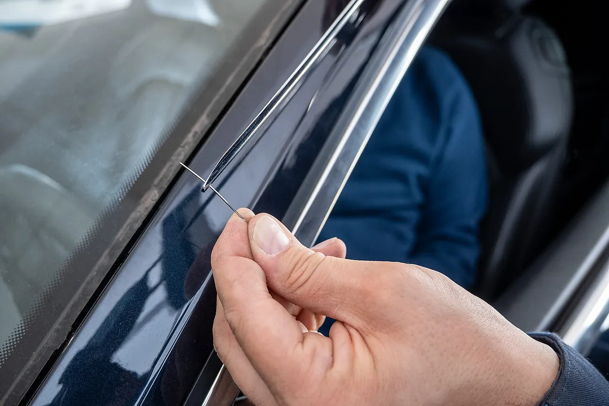 Súprava náradia na demontáž autoskiel s prepichovačom HAZET 4852-5