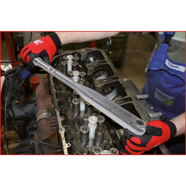 3/4" ALUTORQUEprecision momentový kľúč, 110–550 Nm, uťahovanie doprava a doľava, dvojitý štvorhran KS Tools 516.5044