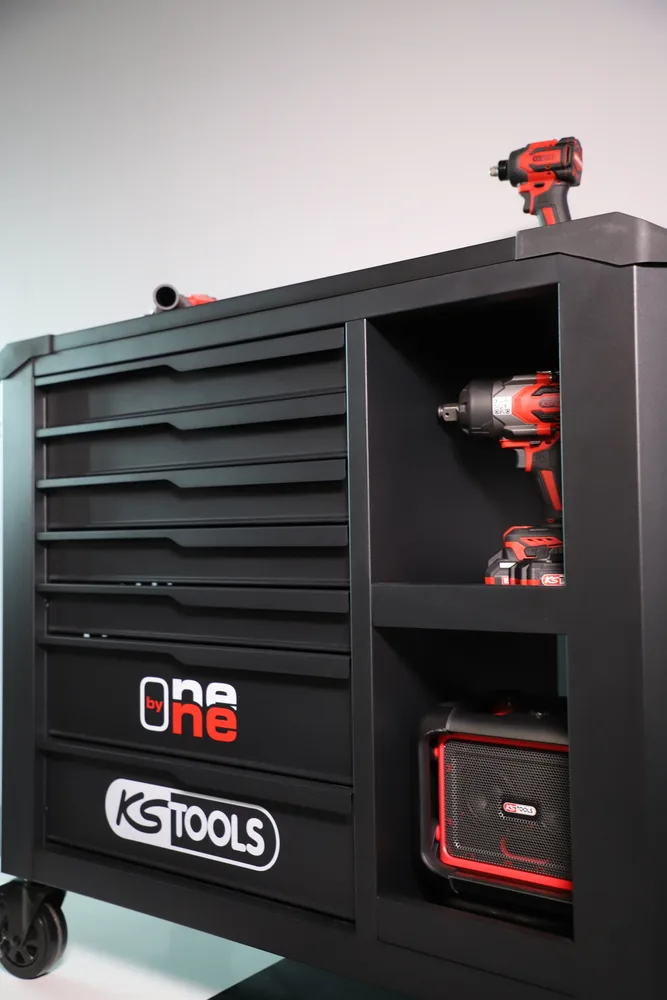 Dielenský vozík One by One so 7 zásuvkami a policami KS Tools 823.0017F