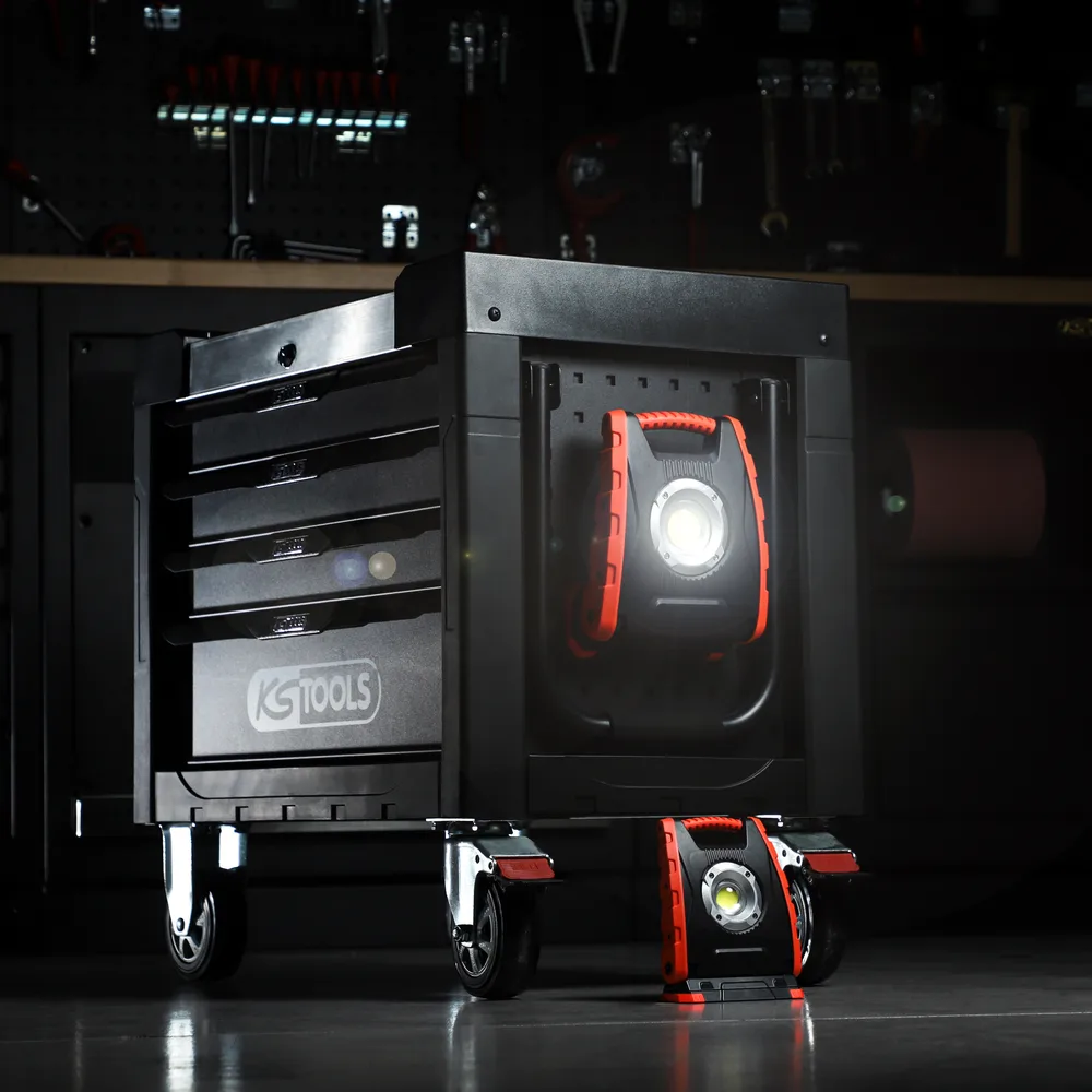 Prenosný nabíjateľný LED reflektor 10 W, 1000 lm KS Tools 150.4351