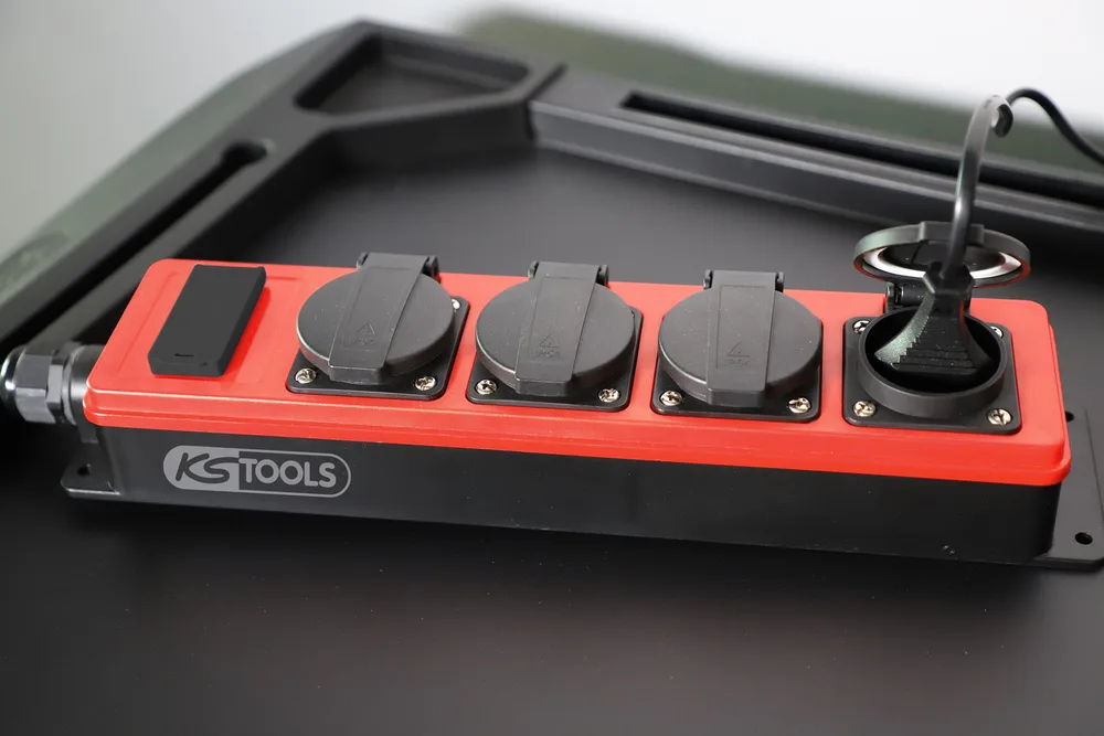 Rozbočovač s 4 zásuvkami + 2 USB, dĺžka 5 m KS Tools 150.4232F