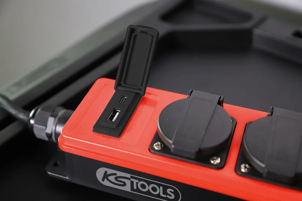 Rozbočovač s 4 zásuvkami + 2 USB, dĺžka 5 m KS Tools 150.4232F
