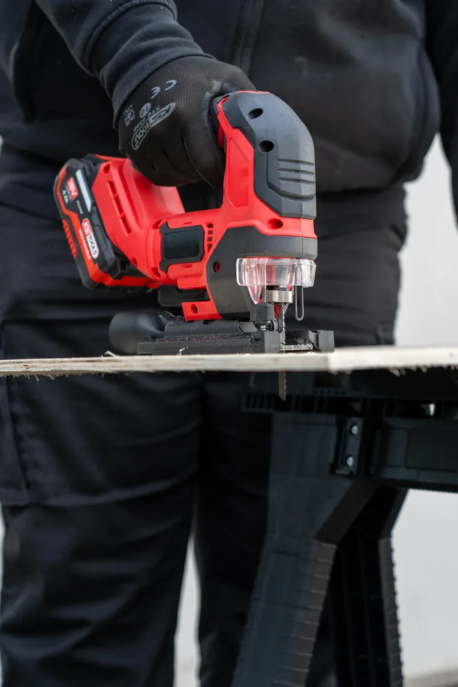 Sada akumulátorovej priamočarej píly 18 V, 2 akumulátory a nabíjačka KS Tools 515.4780F