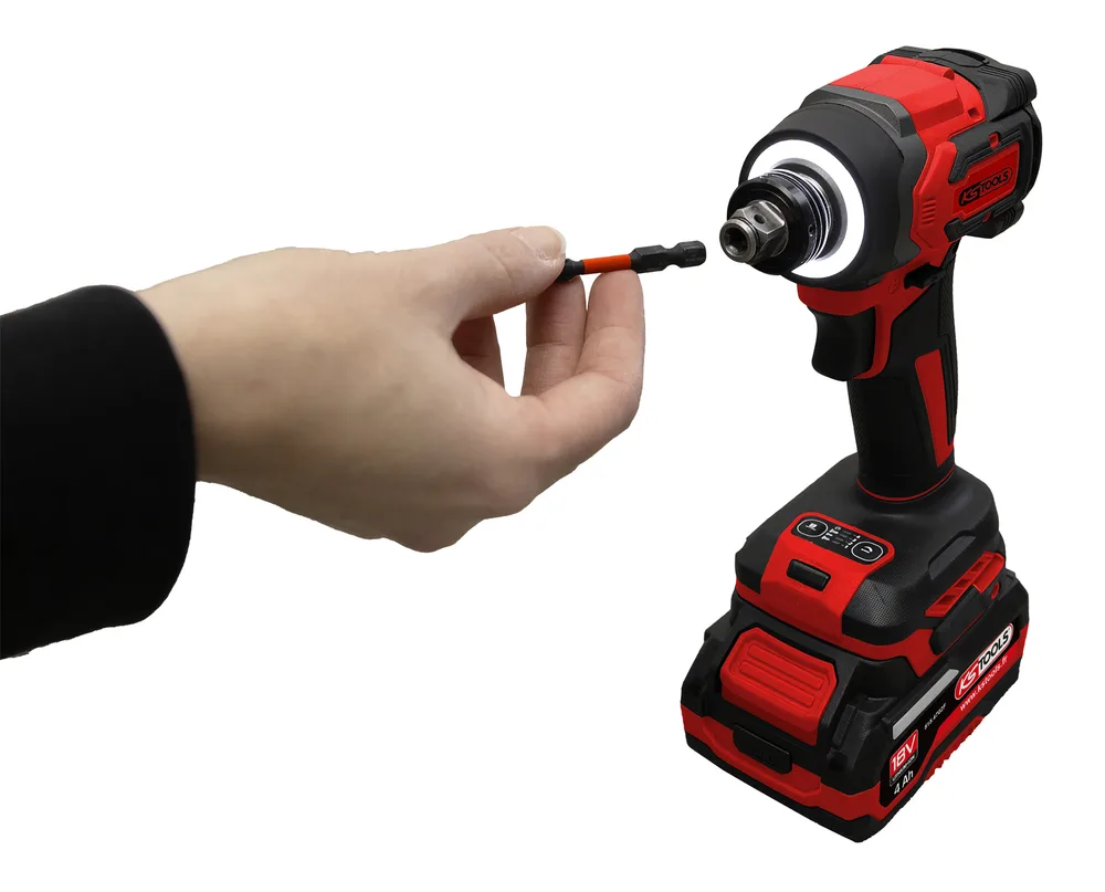 Súprava akumulátorového rázového uťahováka 1/2" 18 V, 230 Nm, s 2 akumulátormi a nabíjačkou KS Tools 515.4745F
