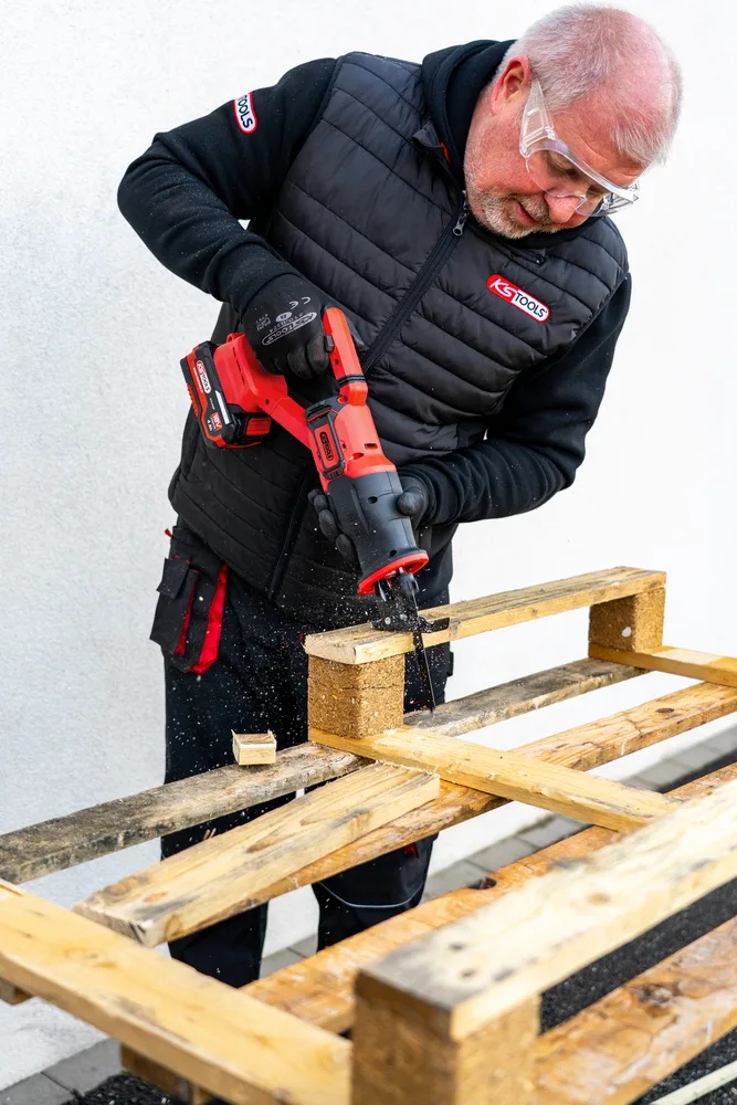 Súprava akumulátorovej chvostovej píly 18 V s 2 akumulátormi a nabíjačkou KS Tools 515.4775F