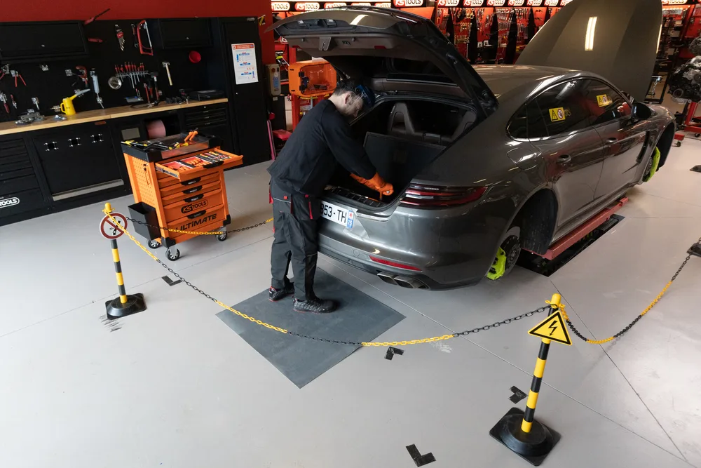 Voliteľná súprava osvetlenia pre izolovaný dielenský vozík KS Tools 112.4002