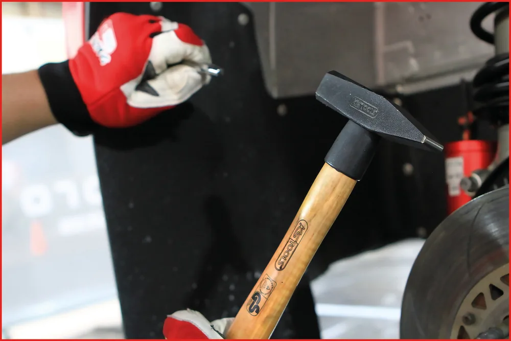 Zámočnícke kladivo s hikorovou násadou, 1000 g KS Tools 142.1400